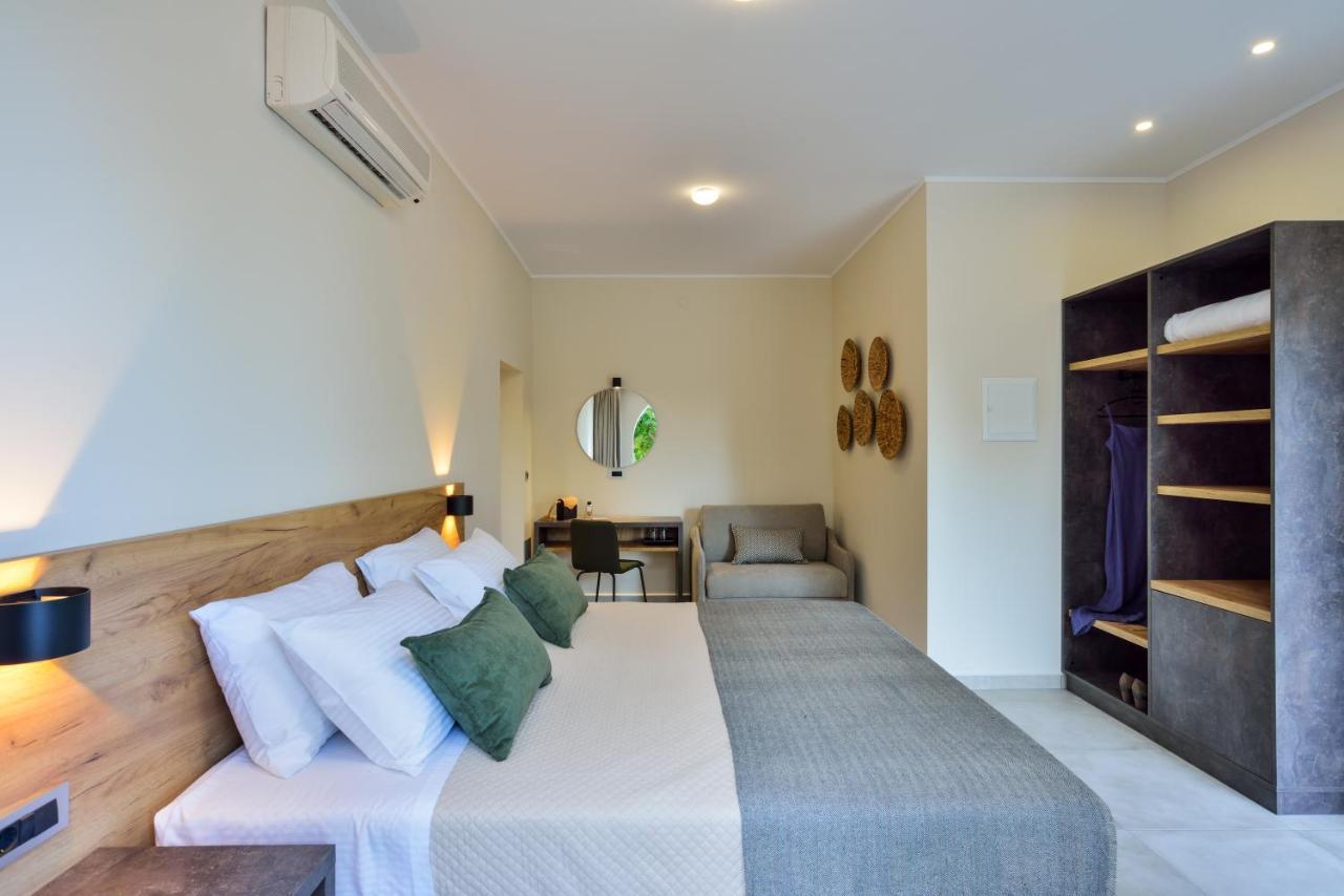 Ilingas Mare Aparthotel Khora Sfakion Exterior photo