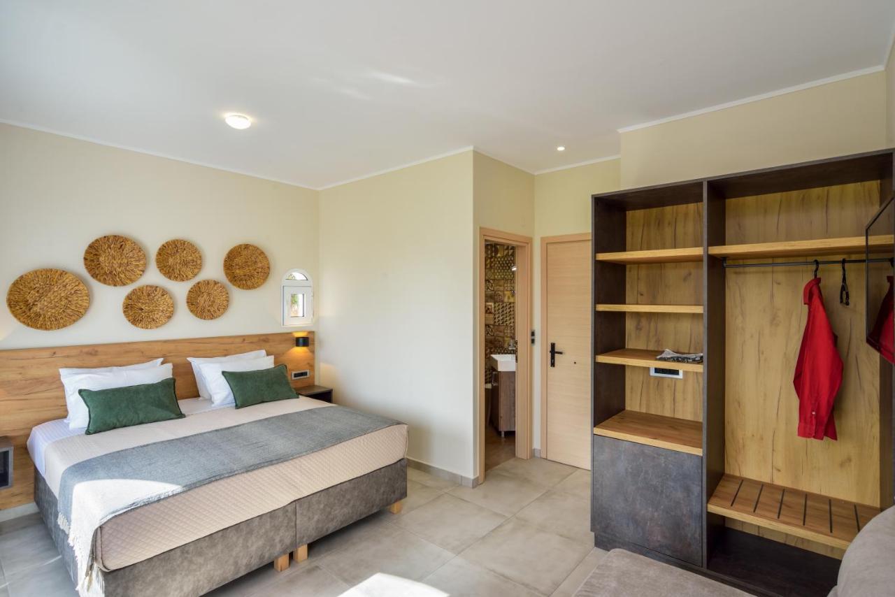 Ilingas Mare Aparthotel Khora Sfakion Exterior photo