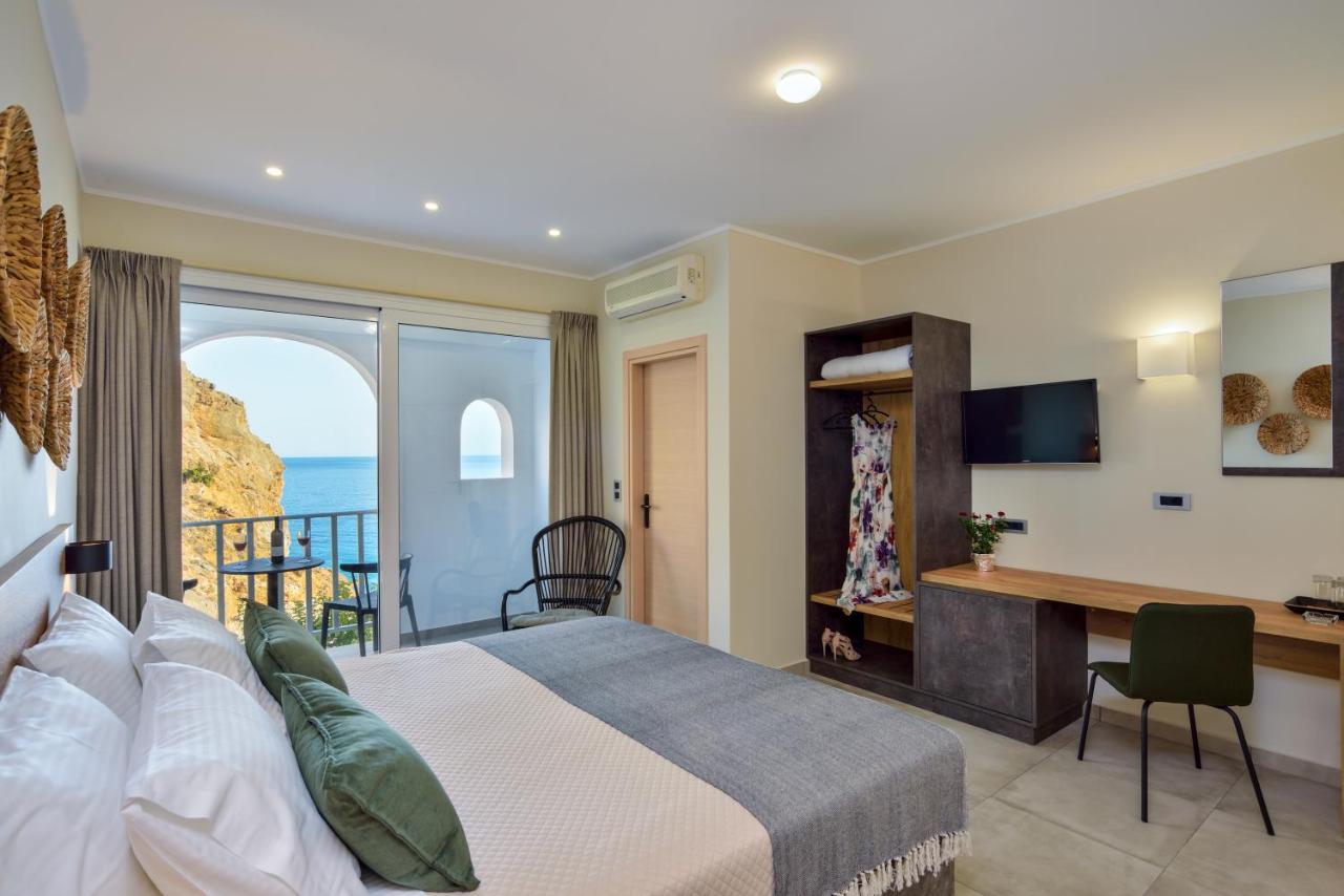 Ilingas Mare Aparthotel Khora Sfakion Exterior photo