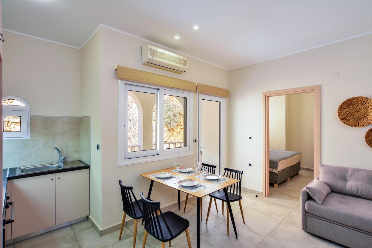 Ilingas Mare Aparthotel Khora Sfakion Exterior photo