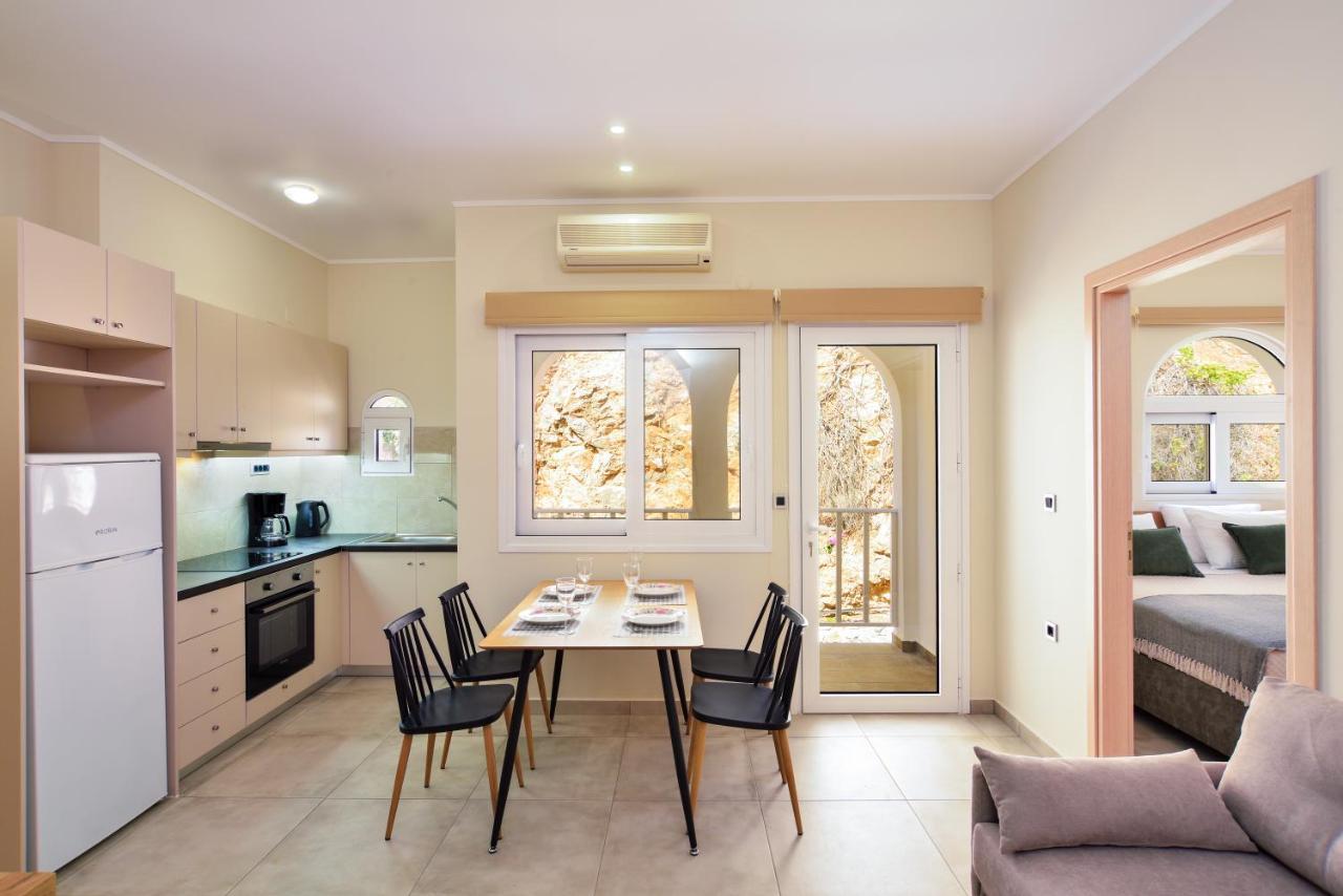Ilingas Mare Aparthotel Khora Sfakion Exterior photo