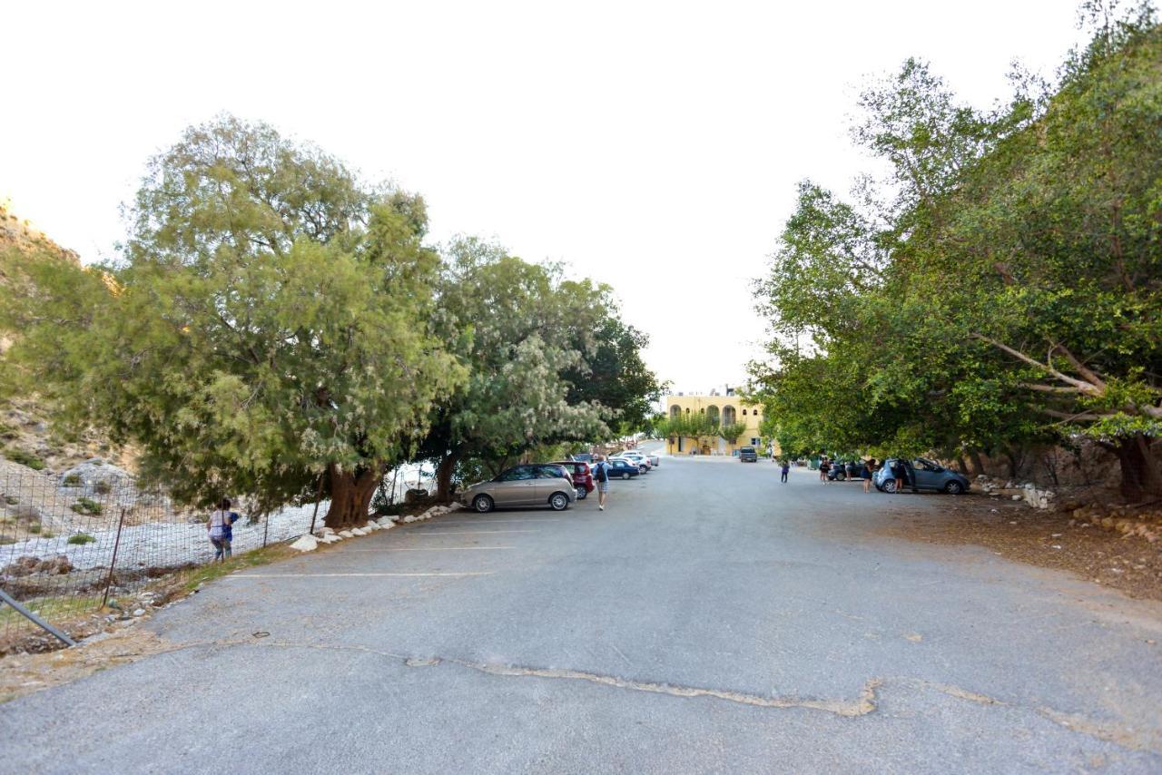 Ilingas Mare Aparthotel Khora Sfakion Exterior photo